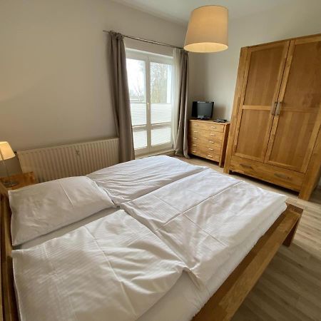 Bootshaus/ Holzdeck Apartment Rostock Exterior foto