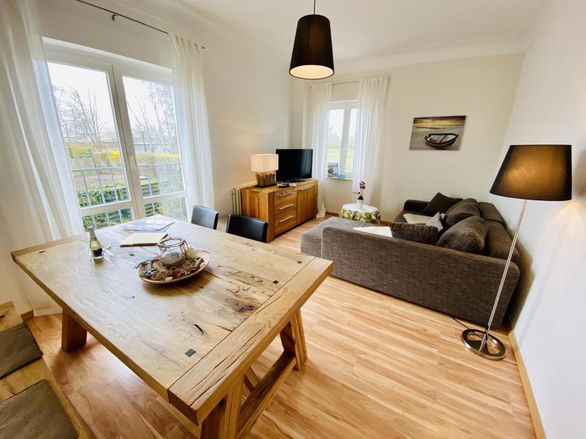 Bootshaus/ Holzdeck Apartment Rostock Exterior foto